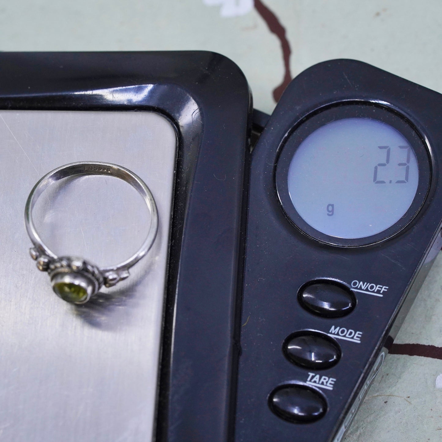 Size 7, Vintage sterling 925 silver handmade ring with peridot and beads