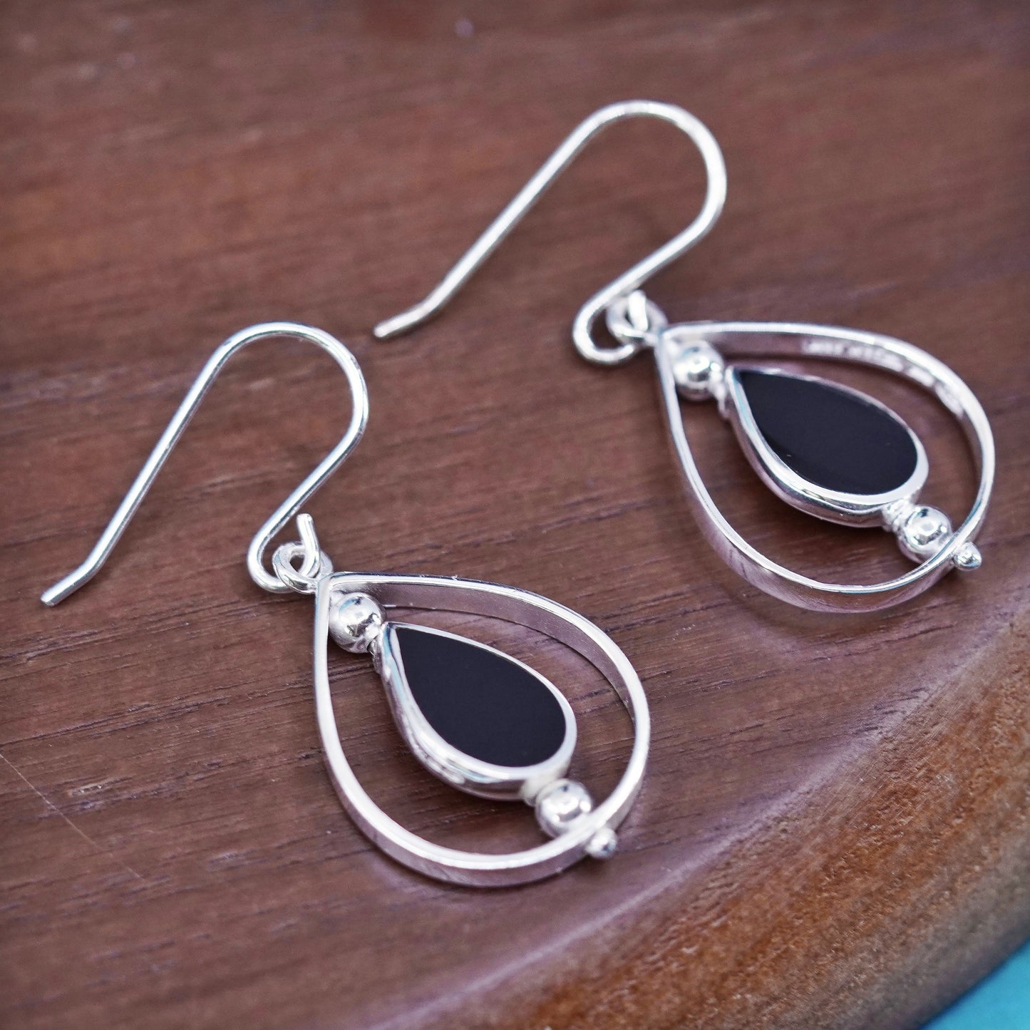Vintage Sterling 925 silver handmade teardrop earrings with onyx inlay