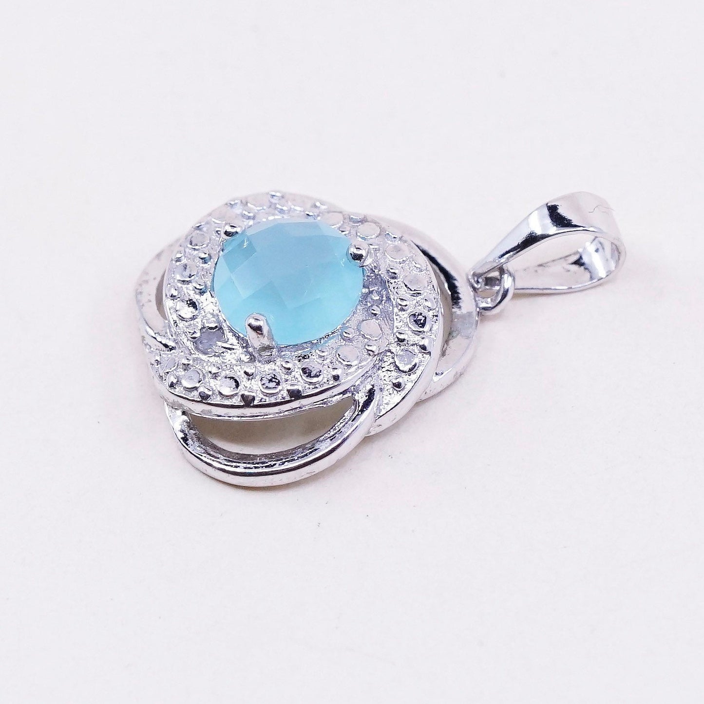 Vintage sterling 925 silver pendant with green Chalcedony