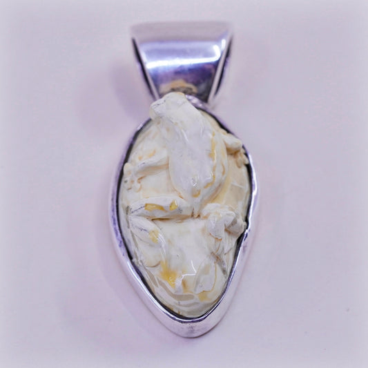Vintage starborn sterling 925 silver handmade pendant with carved frog amber