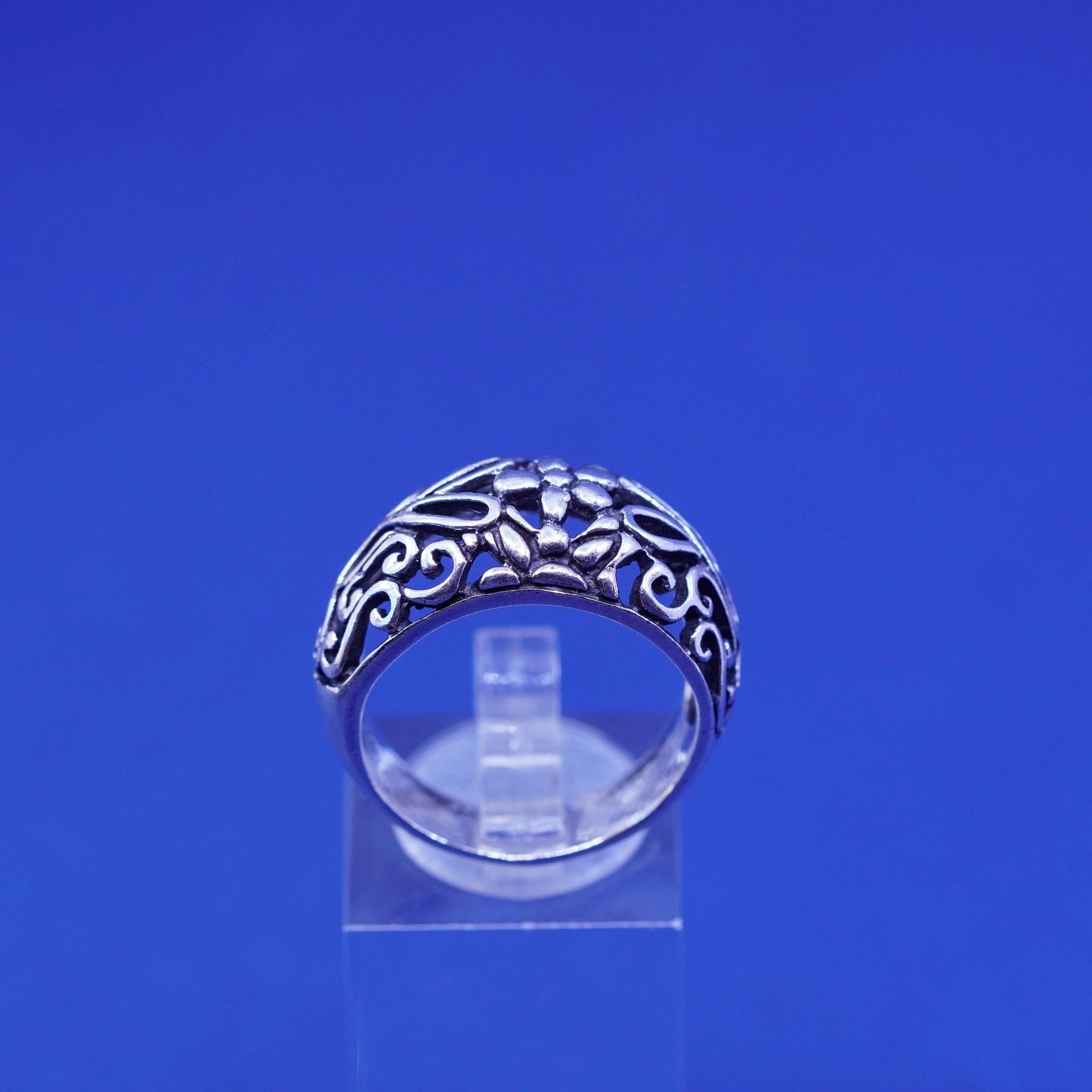 Size 8, vintage sterling silver handmade ring, 925 filigree flower band