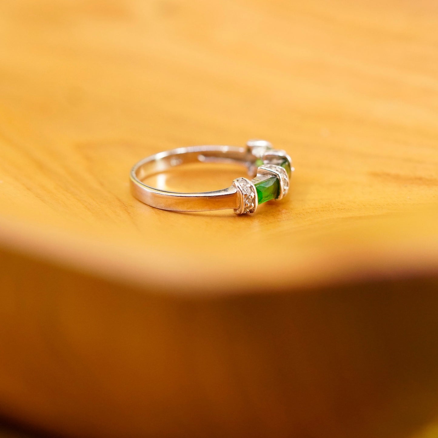 Size 8.5, vtg Sterling 925 silver handmade stackable band ring with peridot cz