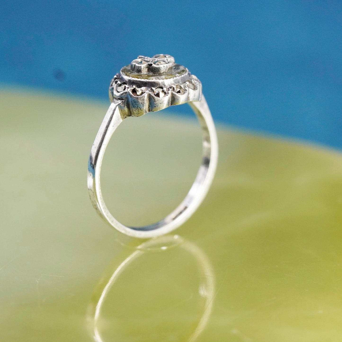 Size 8.25, VTG Sterling 925 silver clover ring with connemara marble marcasite