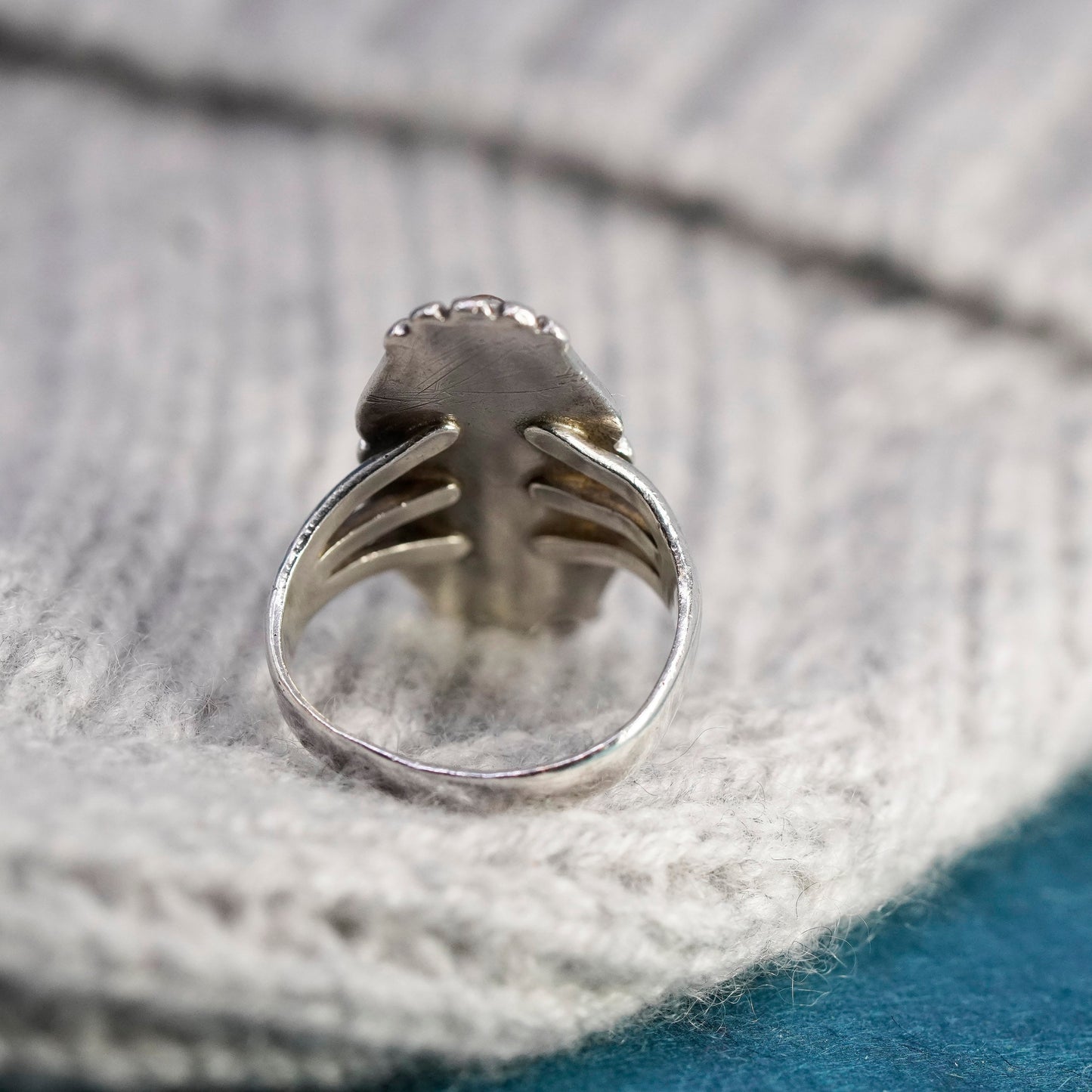 Size 7.25, vintage Sterling 925 silver handmade ring w/ lace agate beads Around