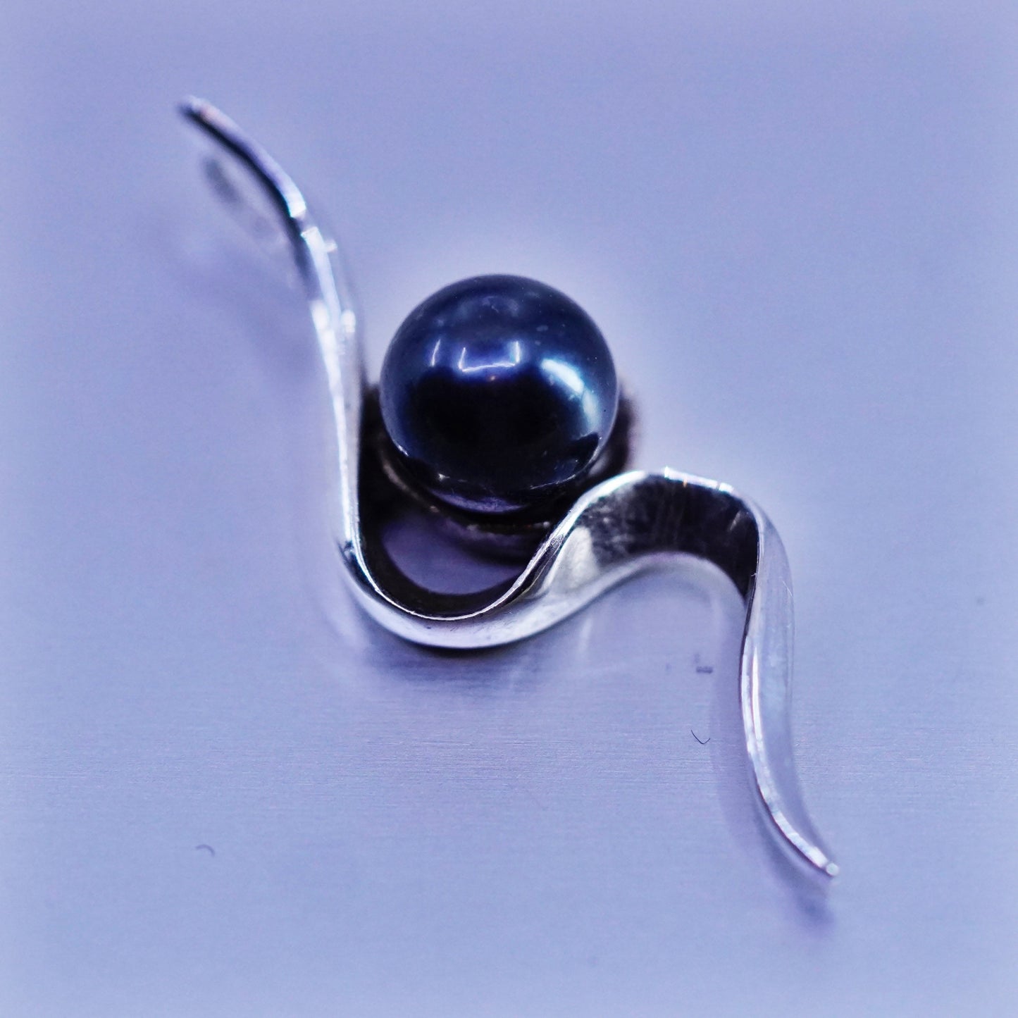 Vintage sterling 925 silver handmade wavy pendant with black pearl