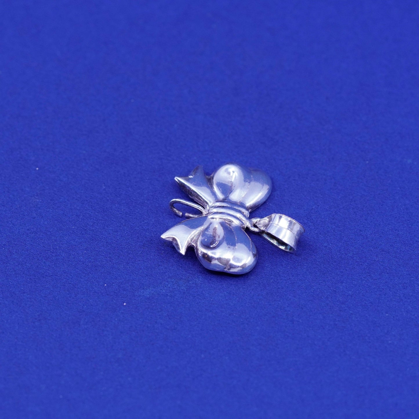 Vintage Sterling silver handmade pendant, puffy 925 ribbon bow tie