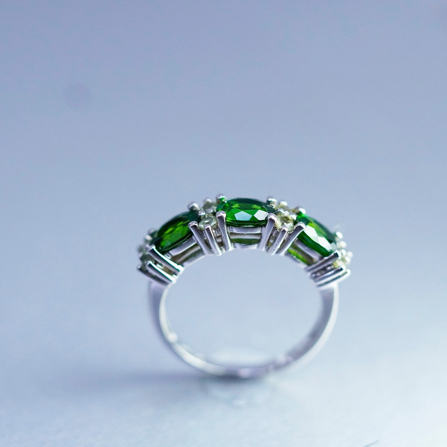 Size 6, vtg Sterling 925 silver handmade ring stackable band cluster peridot