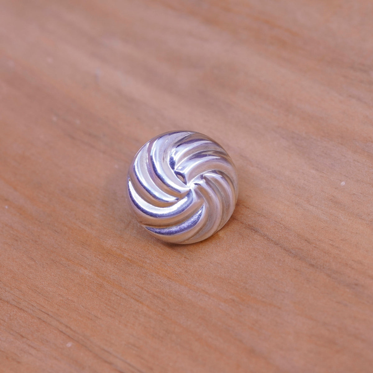 Vintage Sterling silver ribbed studs, 925 earrings
