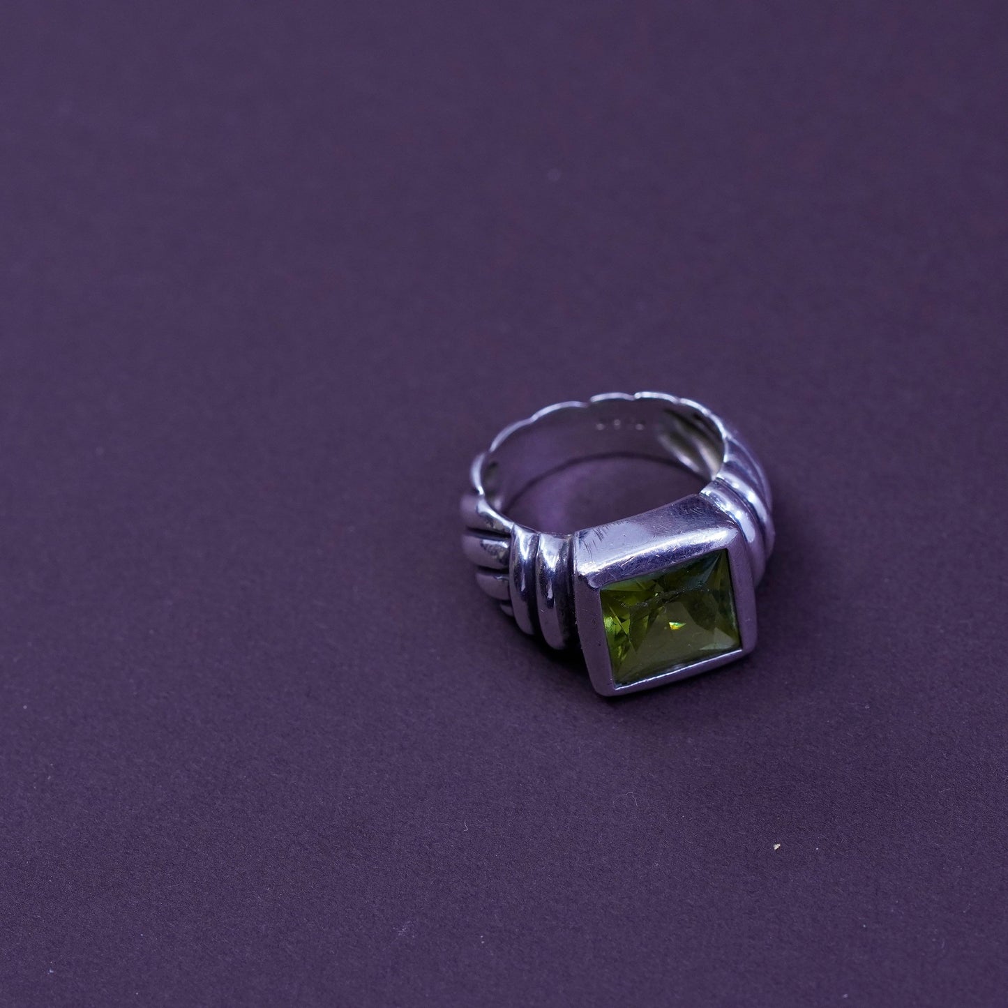 Size 7, vintage Sterling 925 silver handmade ring with square peridot