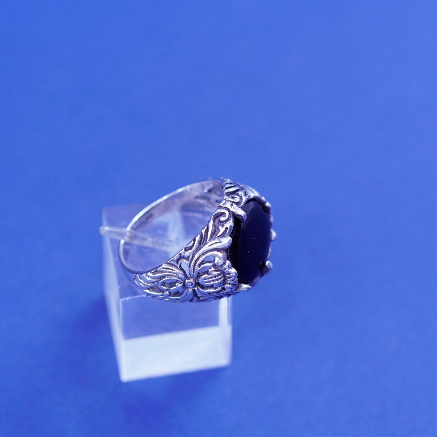 Size 9, vintage Sterling 925 silver handmade ring with onyx and filigree
