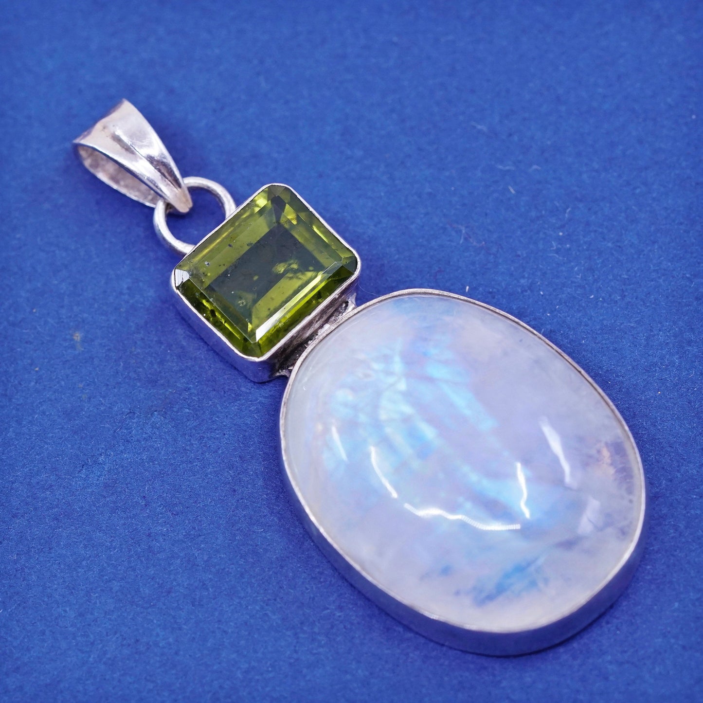 Vintage Sterling 925 silver handmade pendant with oval moonstone and peridot