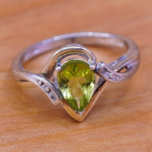 Size 7, vintage Sterling 925 silver 10K gold ring teardrop peridot and diamond