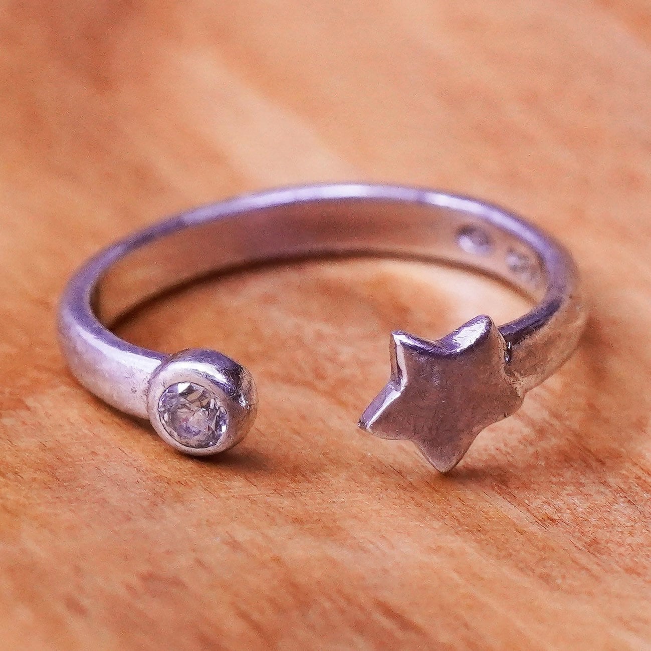 Size adjustable, vintage Sterling silver starfish star ring, 925 wrap band cz