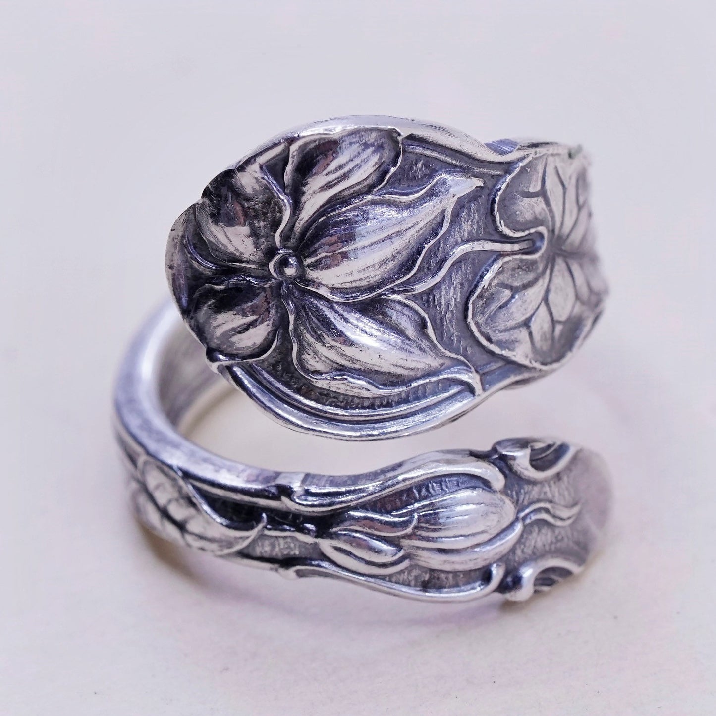 Size 6.25, Vintage Sterling 925 silver handmade spoon wrap ring with flower