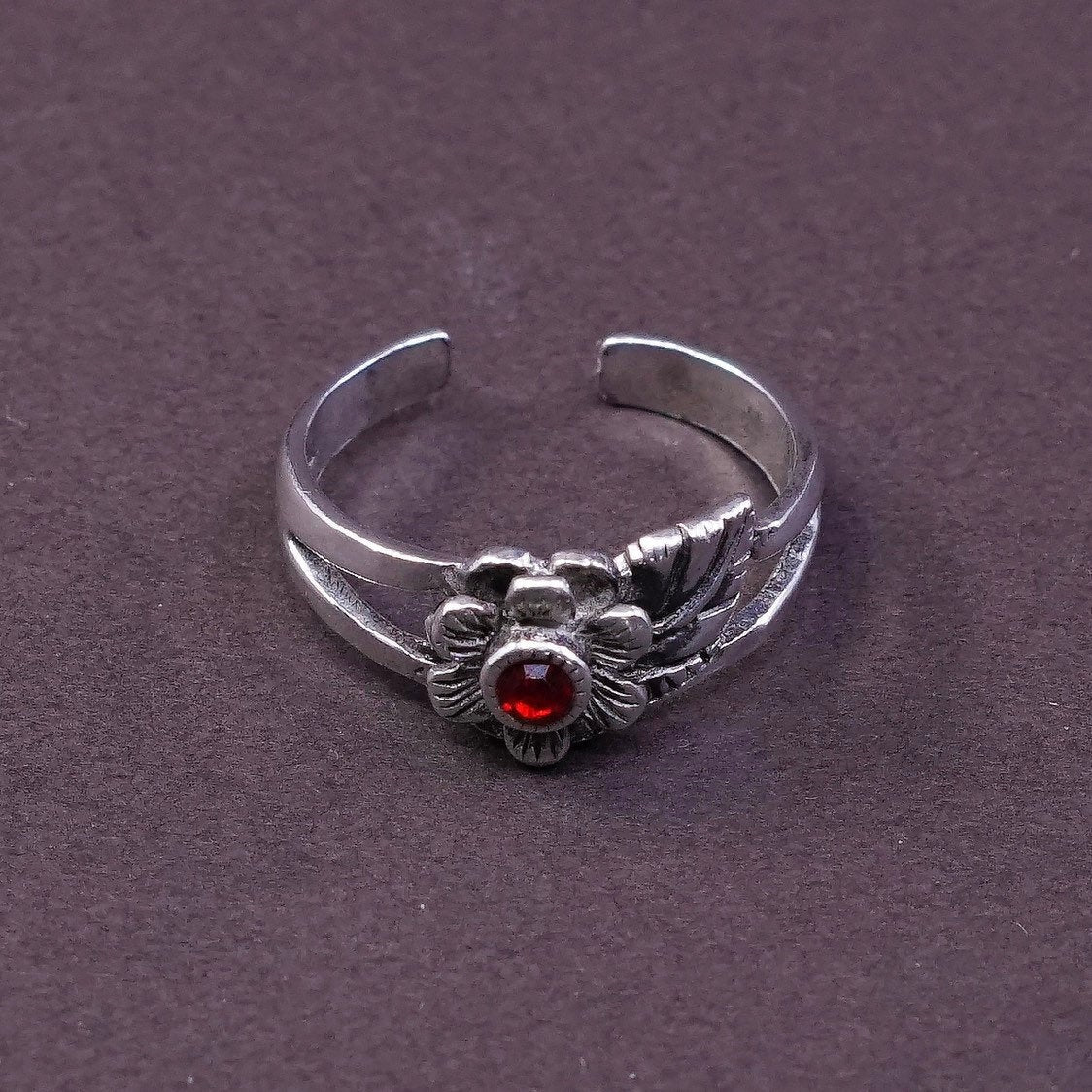 sz 4.25, vtg Sterling silver handmade ring, 925 flower and leaves w/ cz