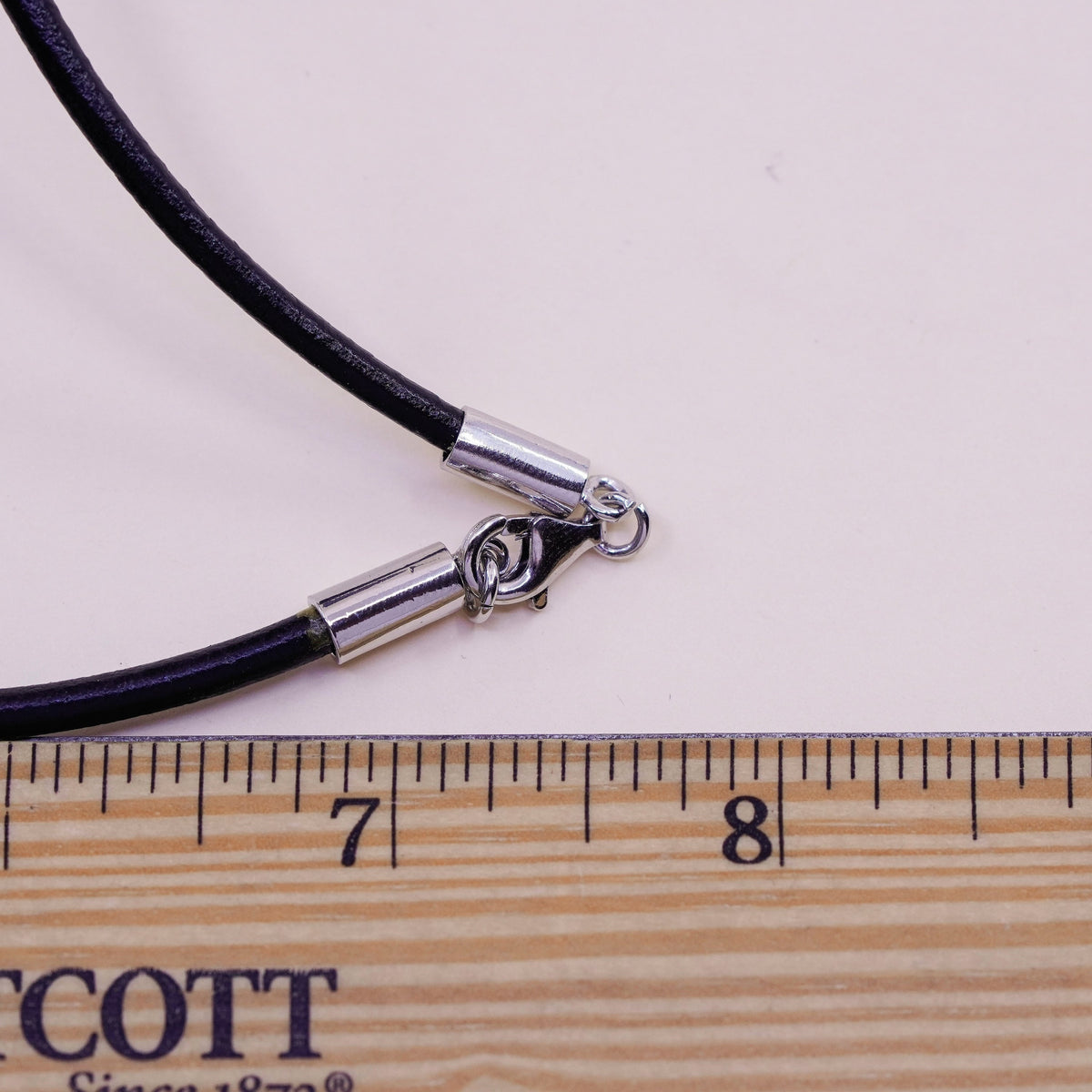 16”, Vtg silpada Sterling 925 Silver Clasp W/ black Leather Necklace