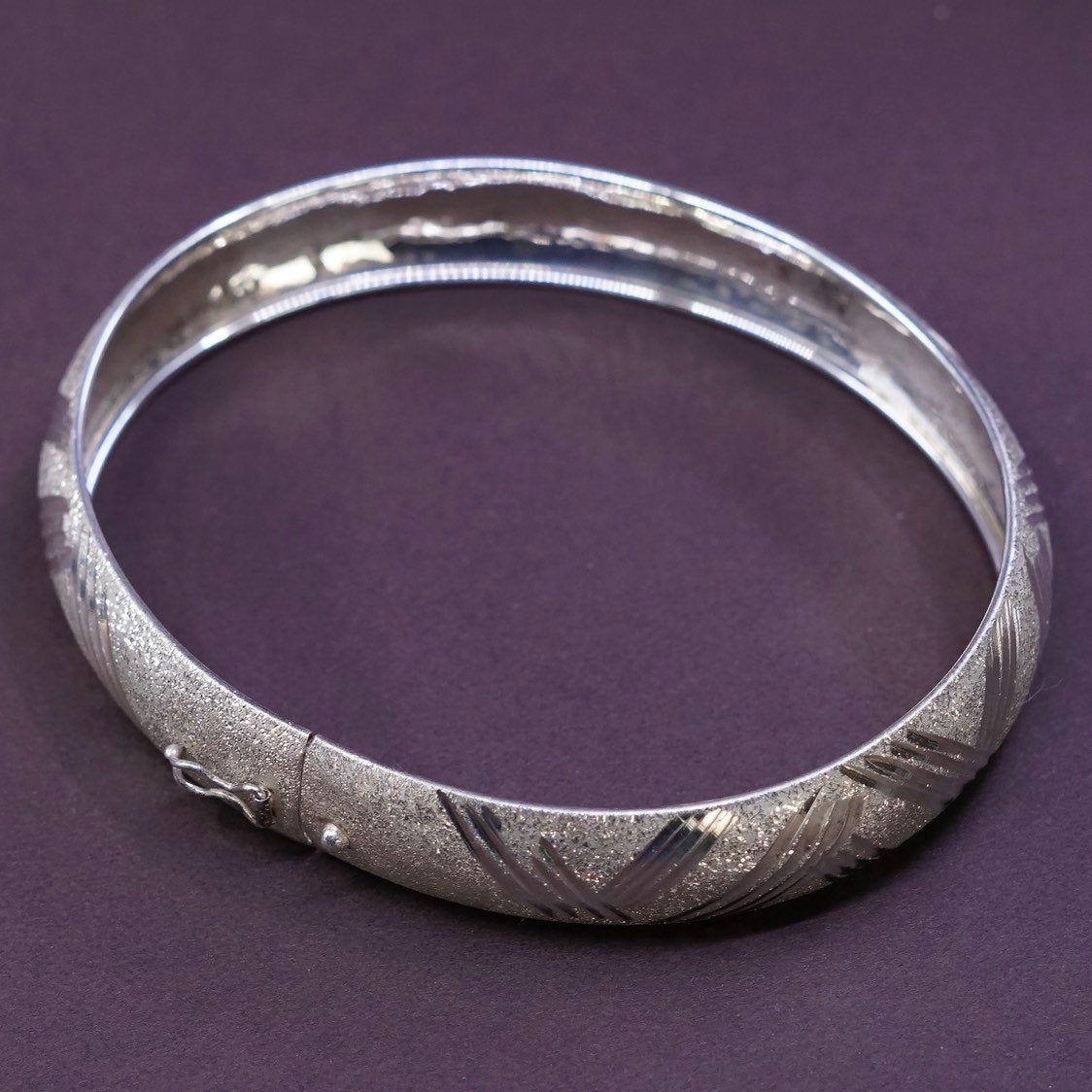 7.75", vtg Sterling silver handmade bracelet, hinged bangle w/ Matt surface