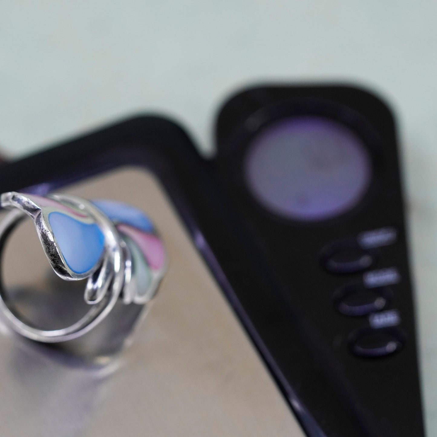 Size 8, vintage Sterling 925 silver ring with pink and blue mother of pearl