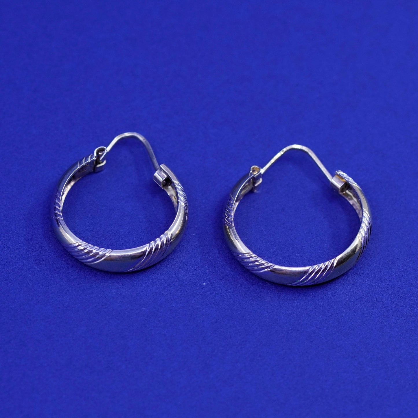 1”, Italy vermeil gold over Sterling 925 silver textured hoop earrings, huggie