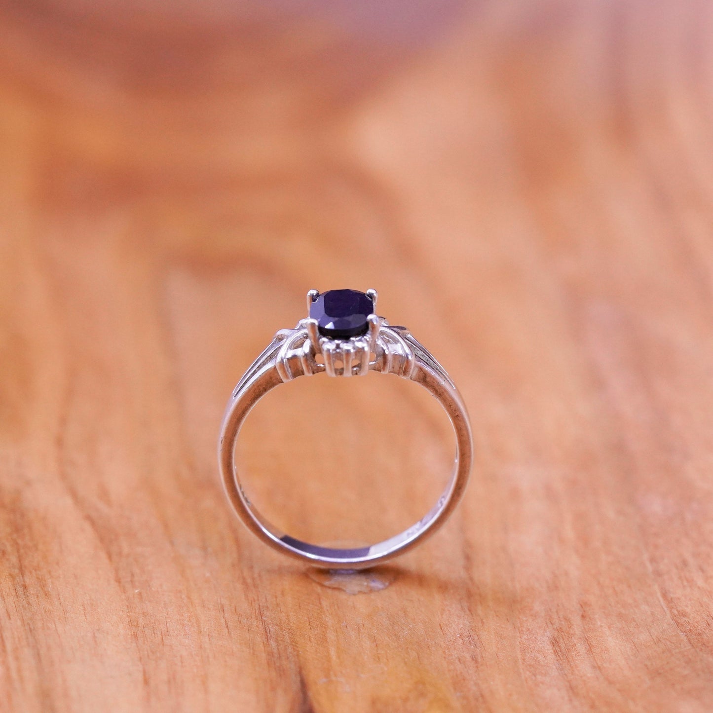Size 8, vintage Sterling 925 silver handmade ring with sapphire