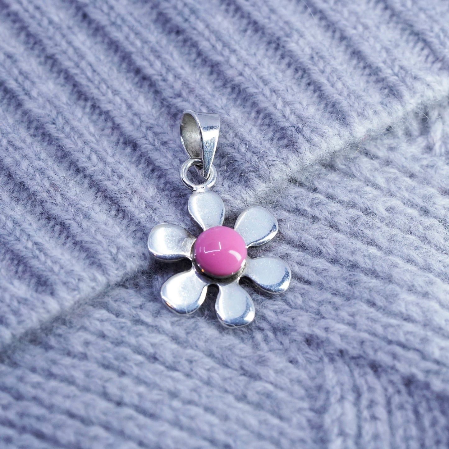 Vintage sterling 925 silver flower pendant with pink stone