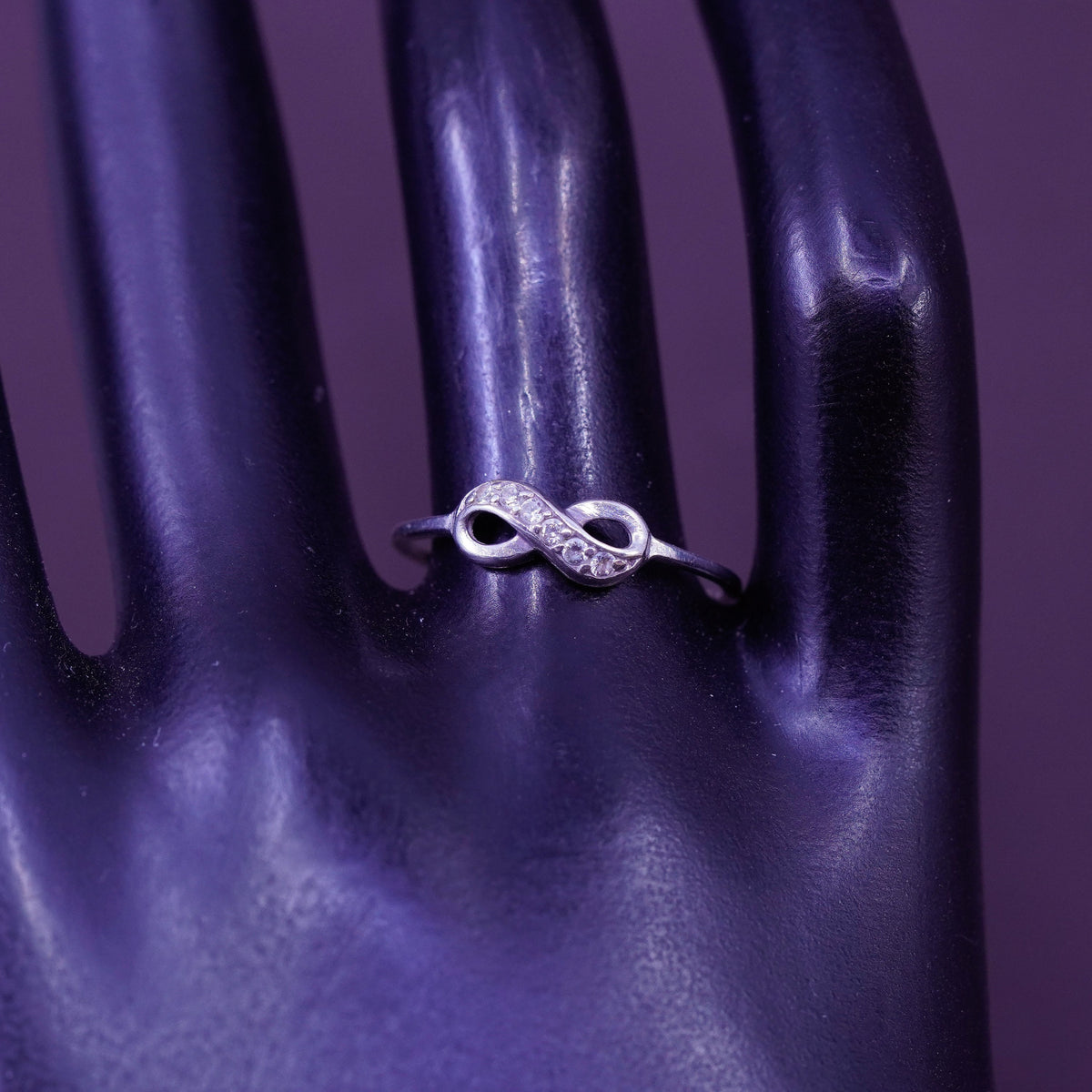 Size 8, vintage Sterling silver handmade ring with Cz, 925 infinity band
