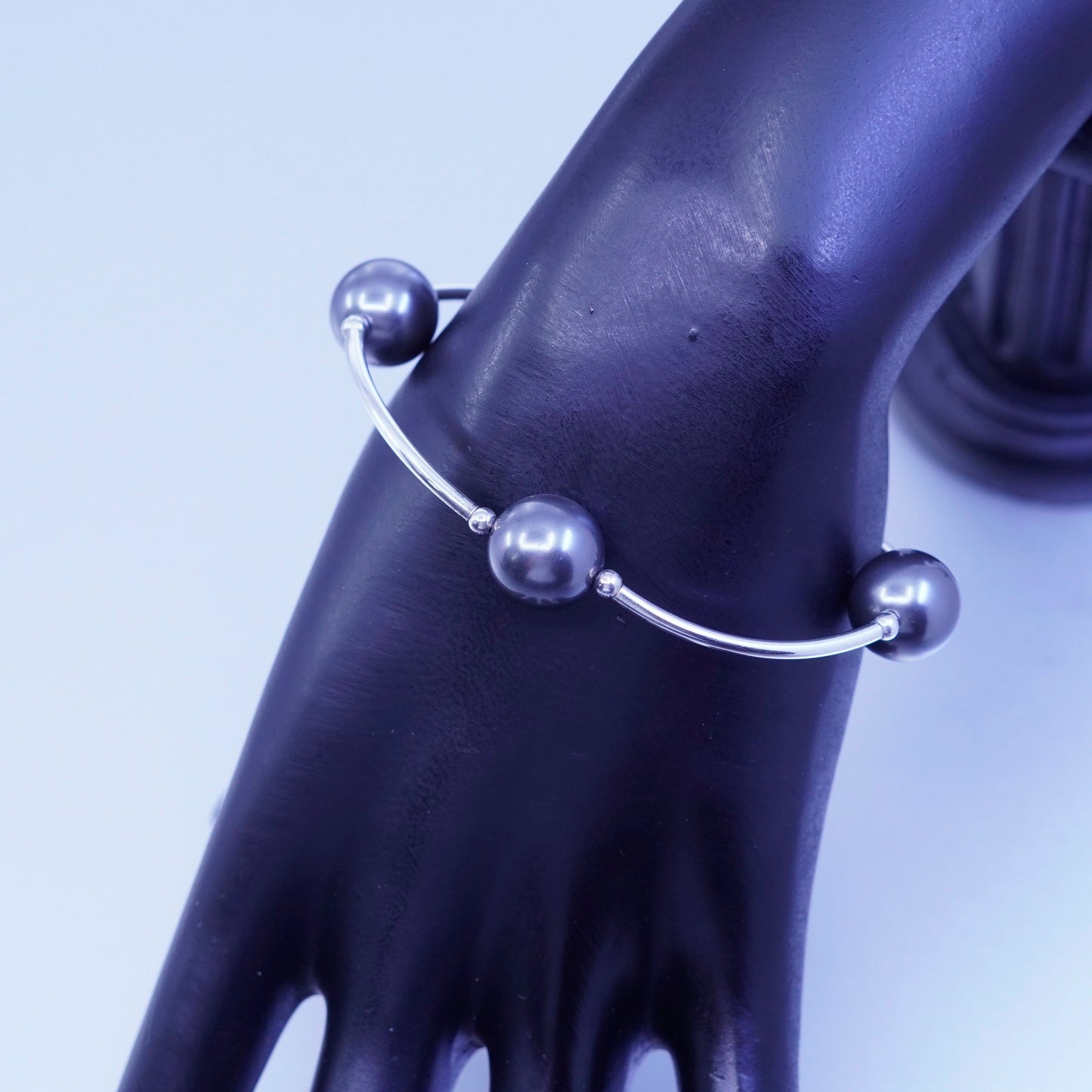 6.25”, Sterling 925 silver curvy bar bracelet with black pearl and elastic band