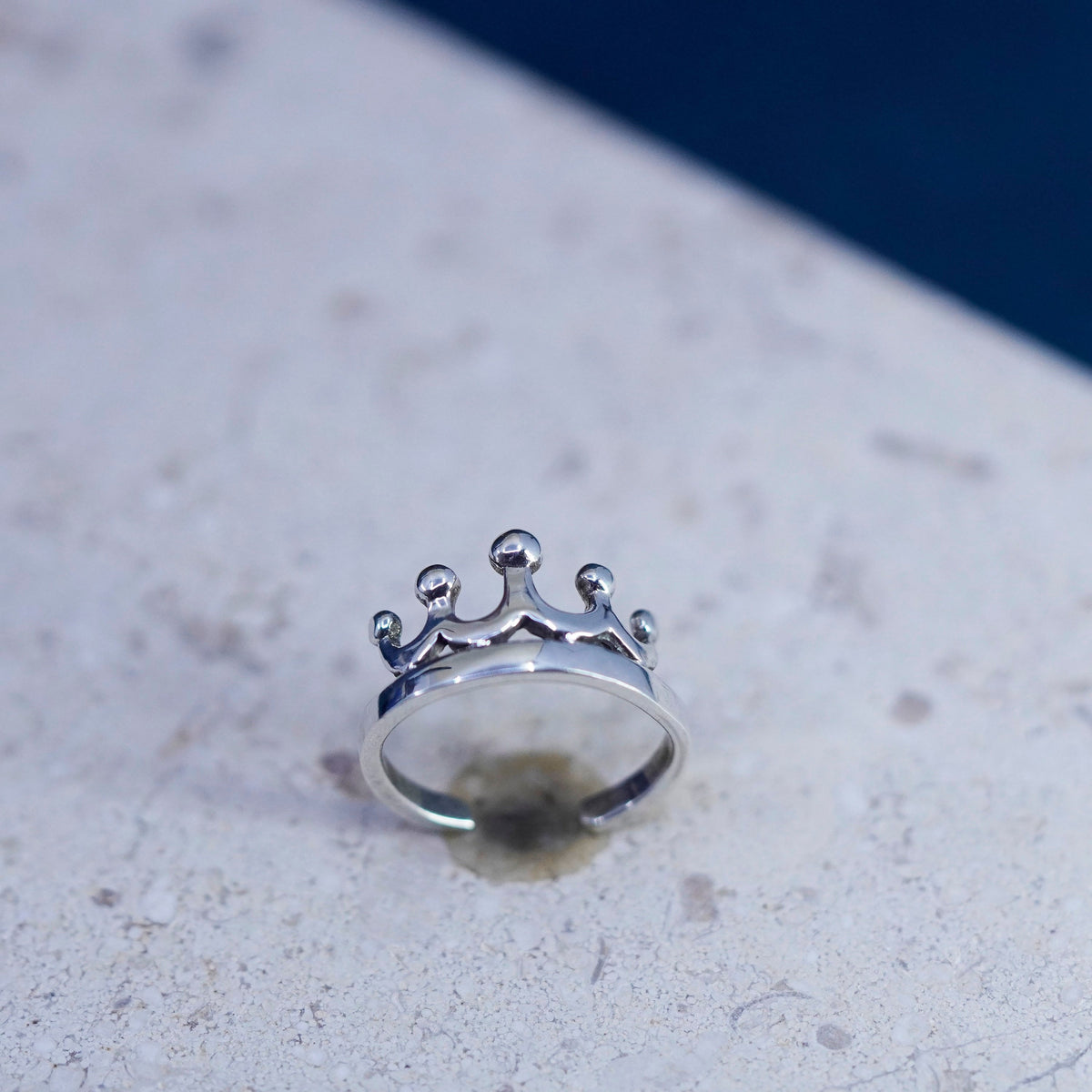 Size 2.5, vintage Sterling silver handmade ring, 925 crown band