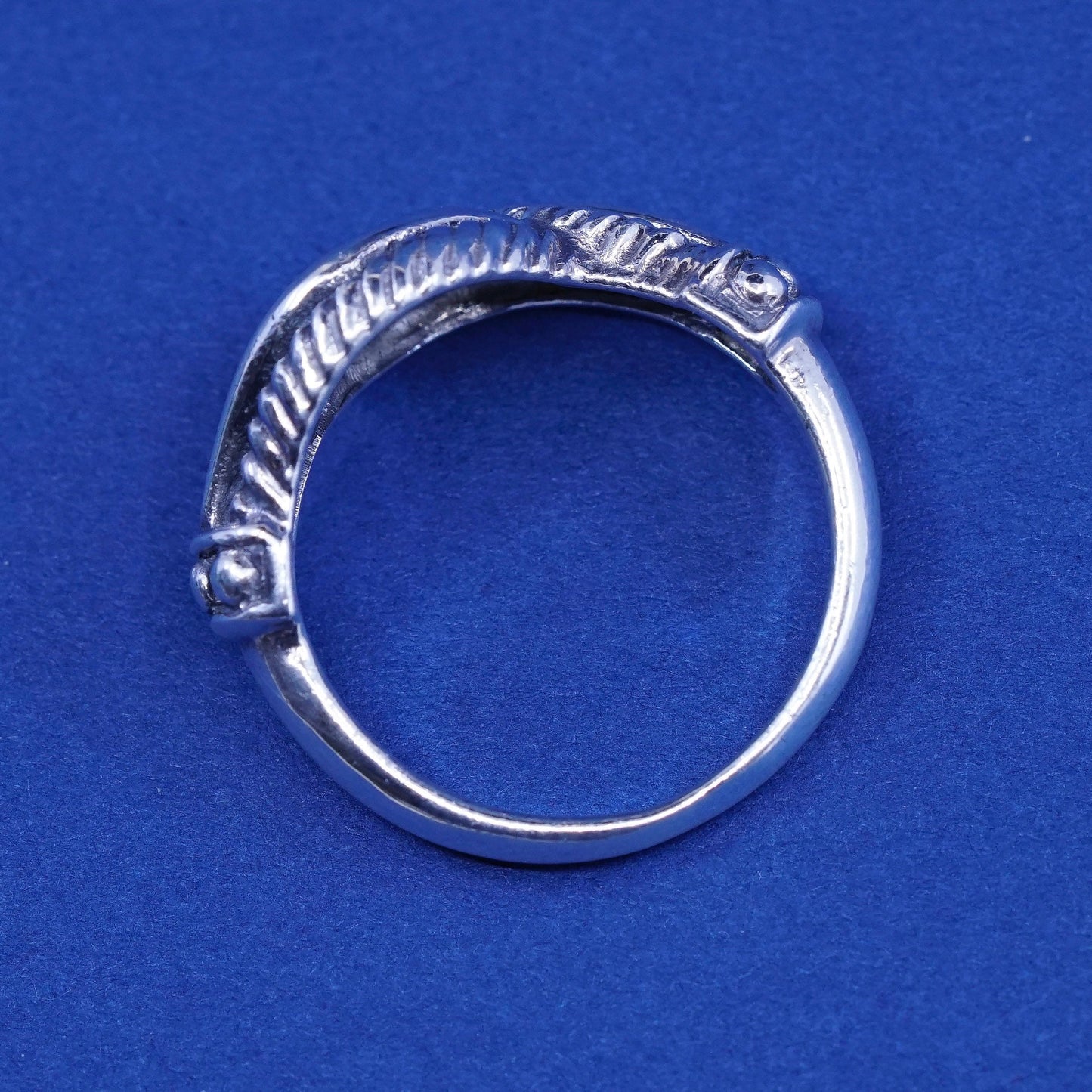 Size 8, vintage Sterling 925 silver handmade ribbed cable ring