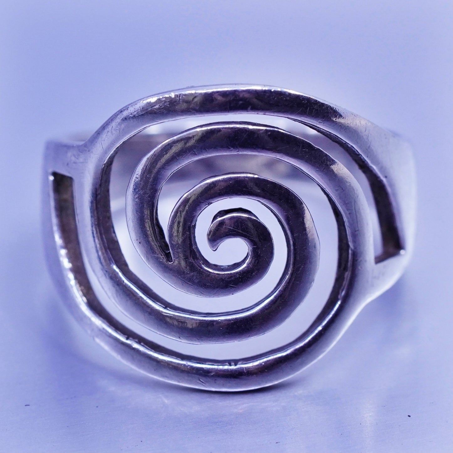 Size 8, vintage Sterling 925 silver handmade ring, filigree swirly band