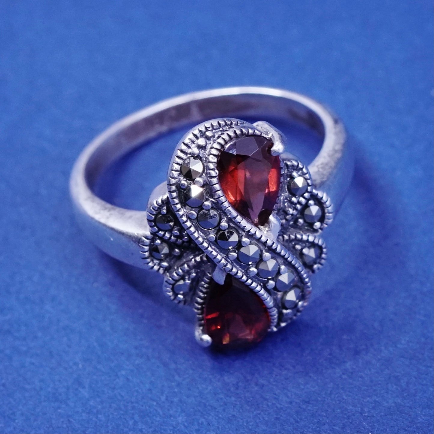 Size 9, vtg Sterling 925 silver handmade cocktail ring with Ruby and marcasite