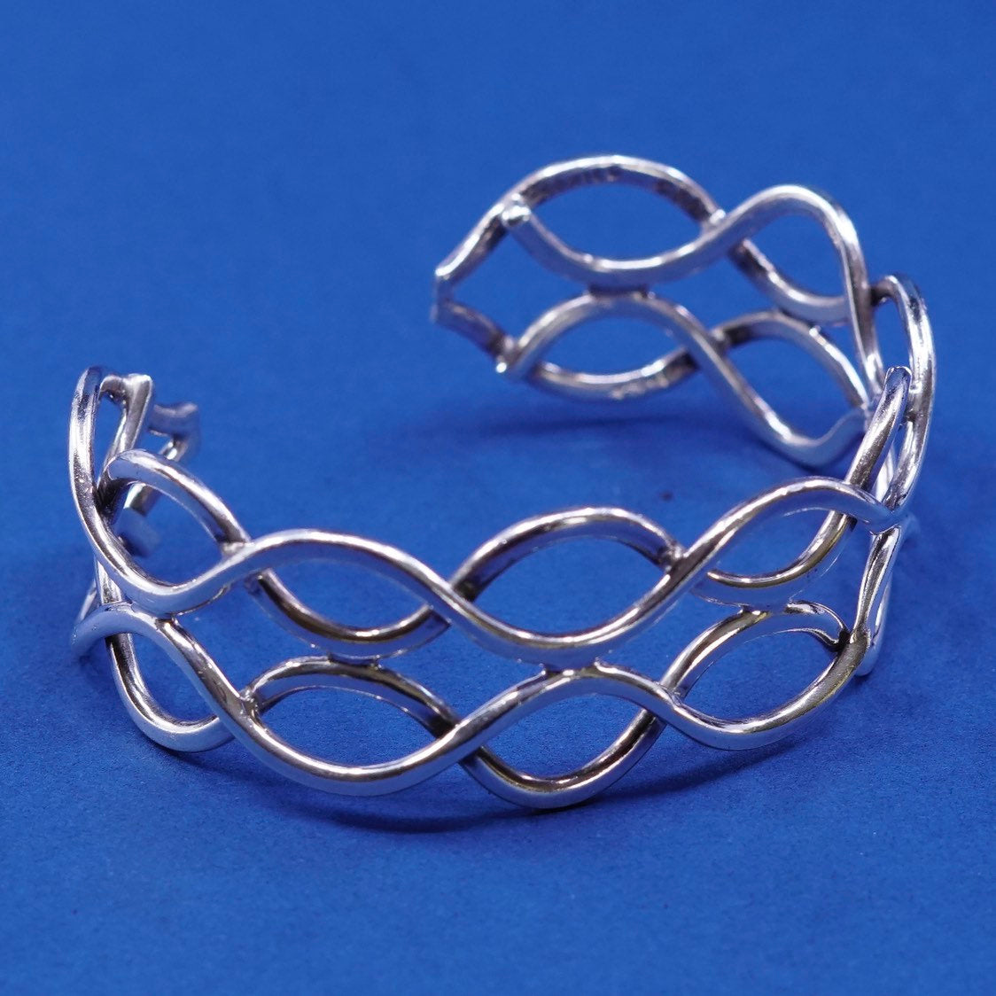 6.5", vtg Sterling silver handmade wavy bracelet, 925 cuff, stamped mexico 925