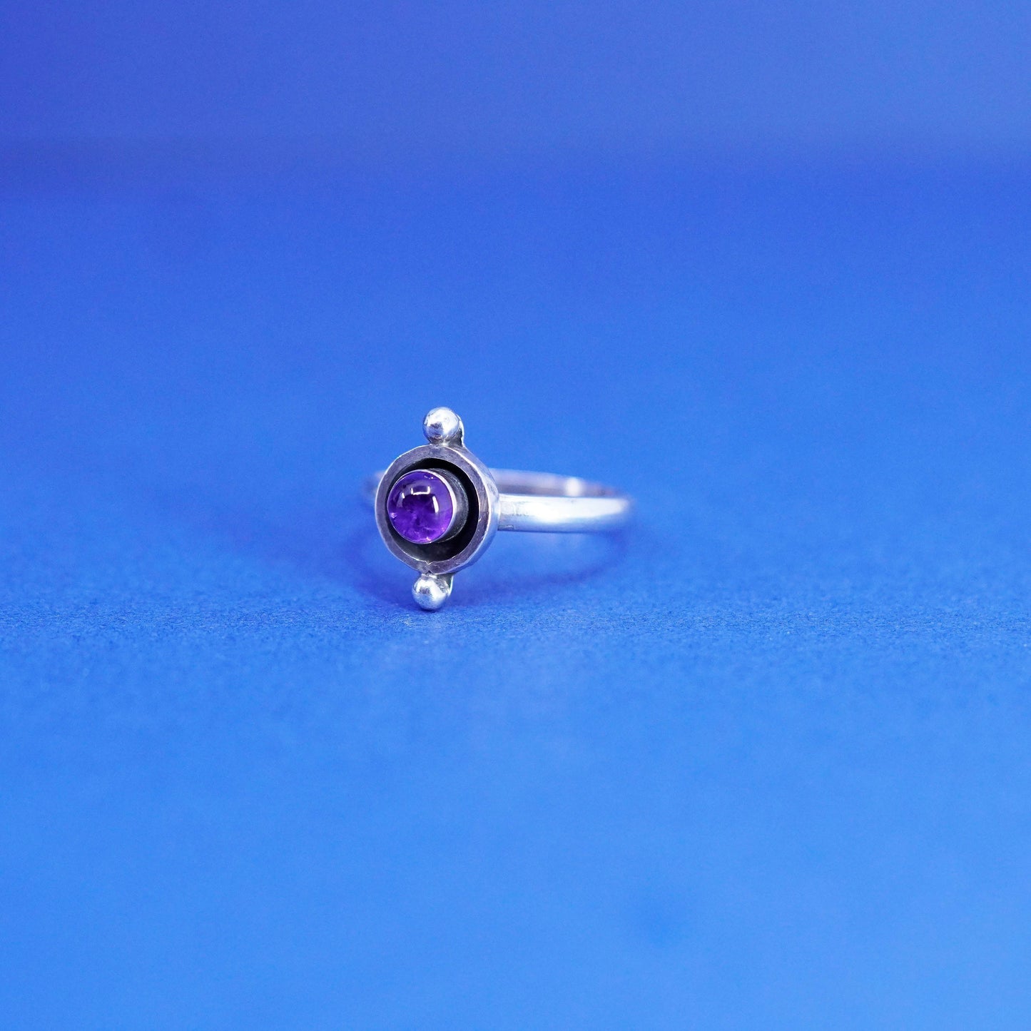 Size 8, vintage Sterling 925 silver handmade ring with amethyst