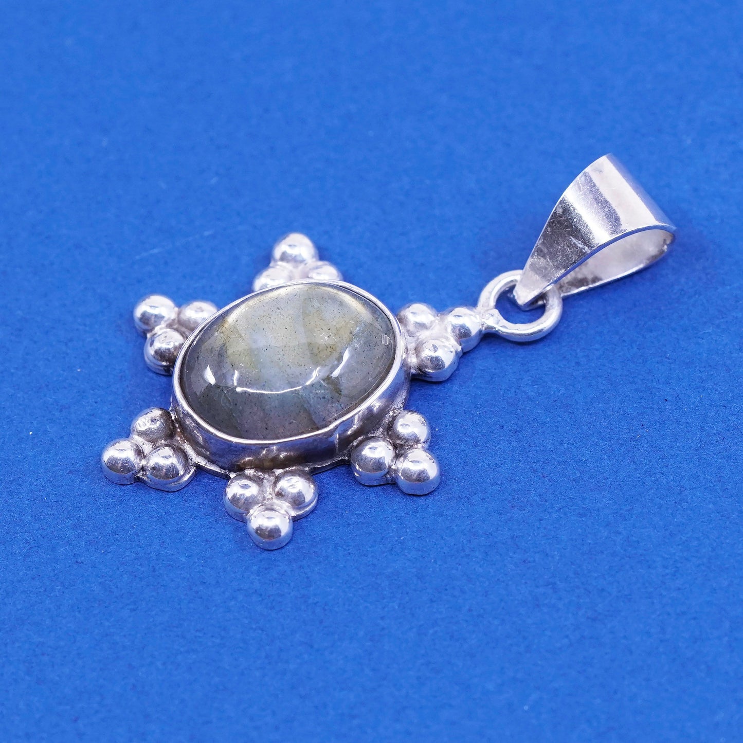 vtg mexico Sterling silver handmade pendant, 925 oval labradorite and beads