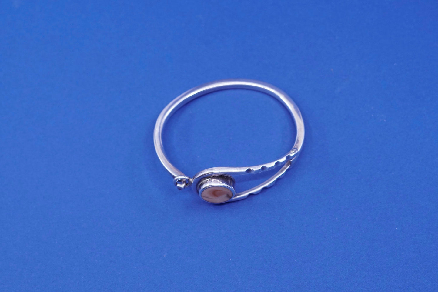 6.75”, Mexico Sterling silver handmade bracelet, 925 hinged bangle with shell