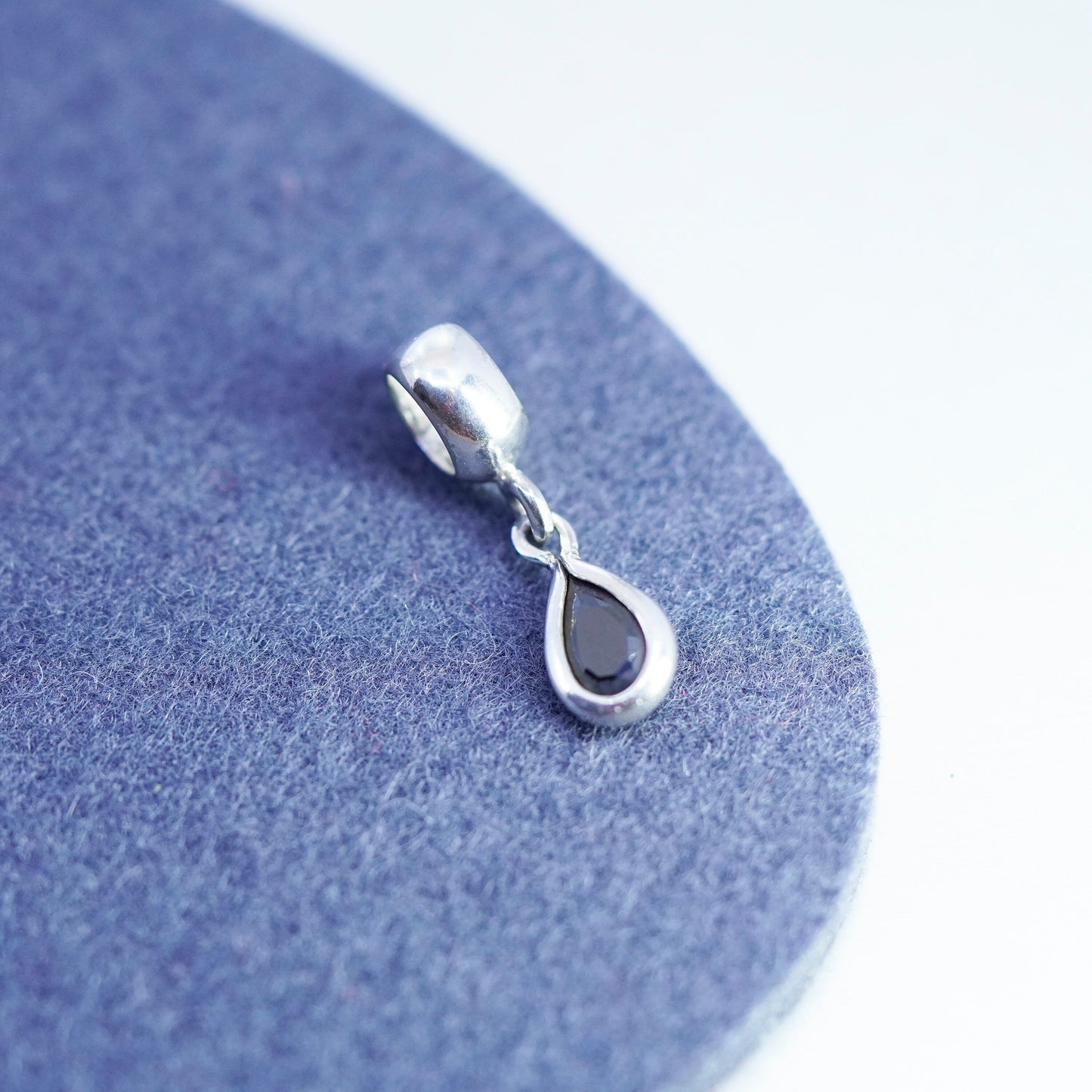 Vintage sterling 925 silver pendant with teardrop hematite