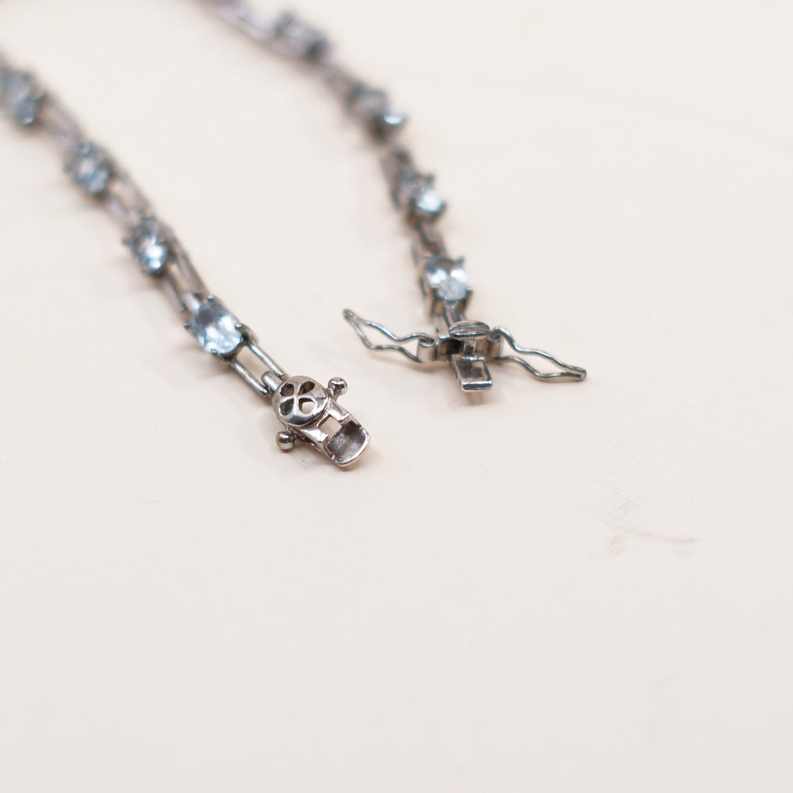 7", VTG Sterling silver fashionable tennis bracelet, 925 Link chain with topaz