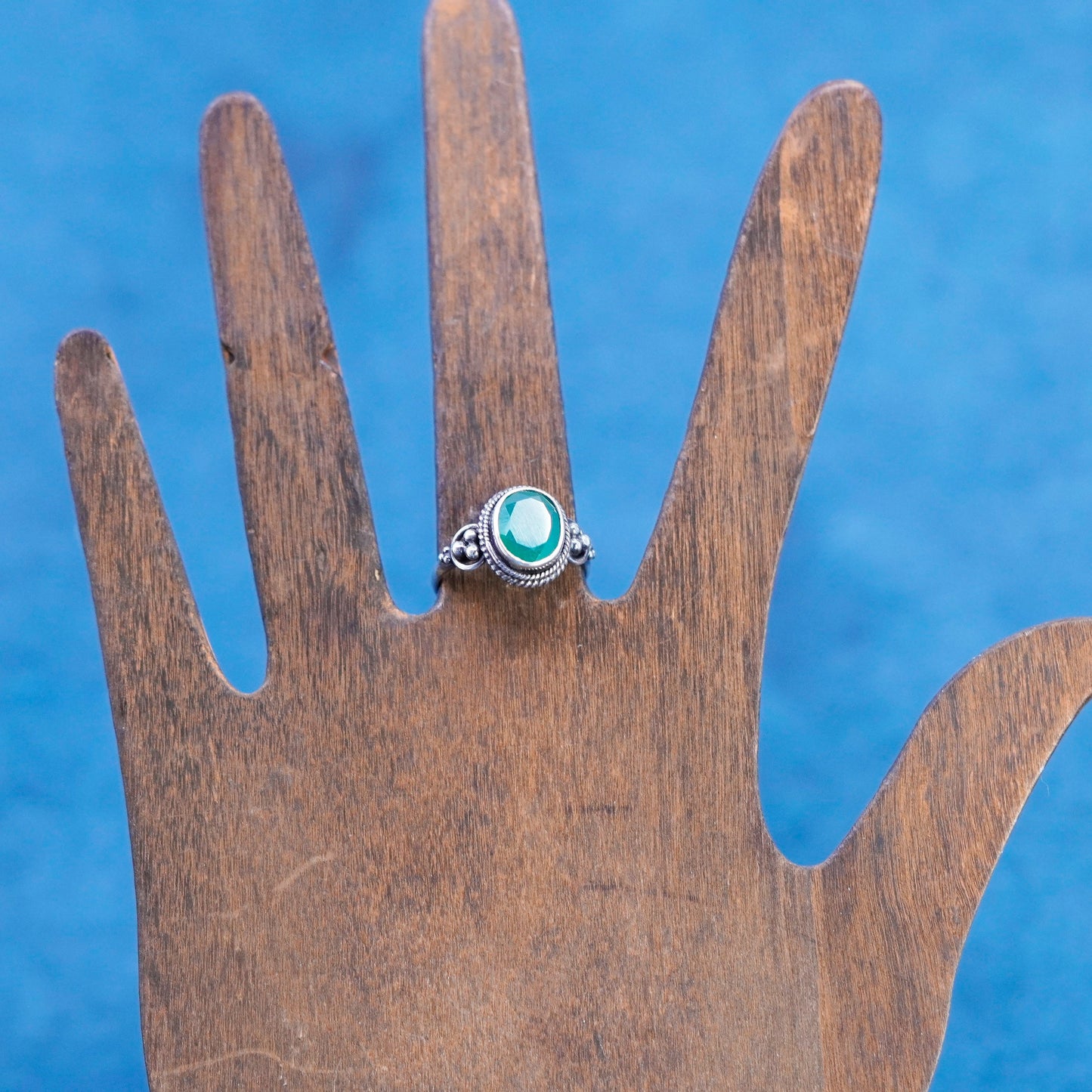 Size 7, vintage sterling 925 silver handmade ring with emerald and beads