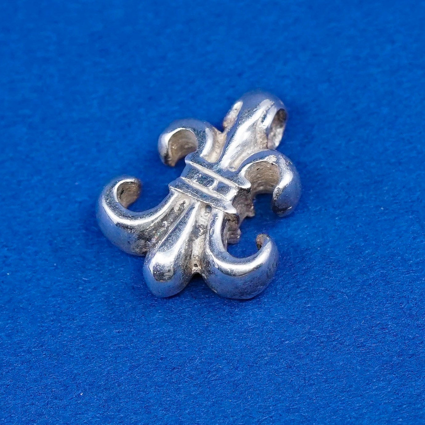 Vintage sterling silver handmade pendant, 925 fleur de lis symbol pendant