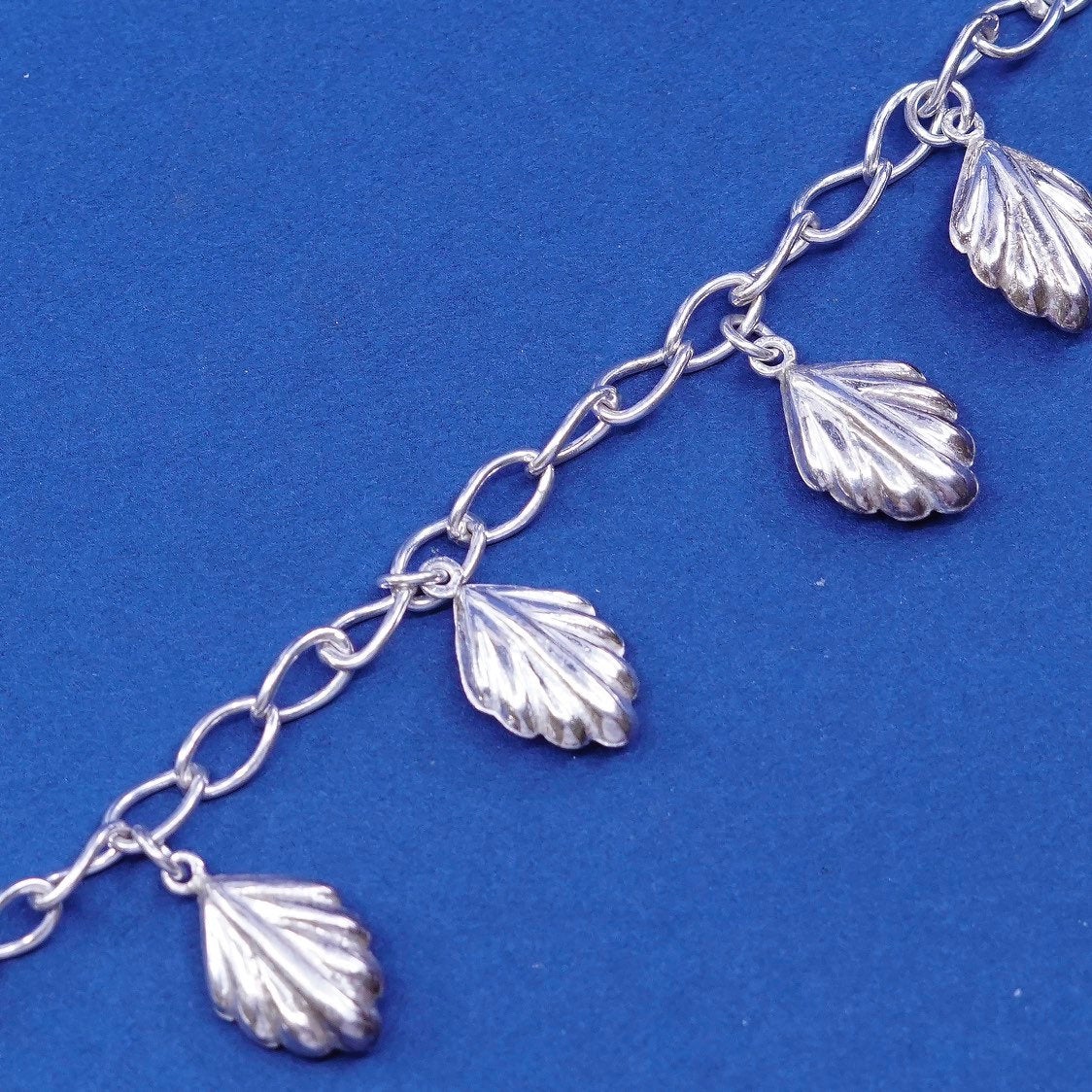 6.5", vtg Sterling silver handmade bracelet, 925 circle chain w/ leaves Charms
