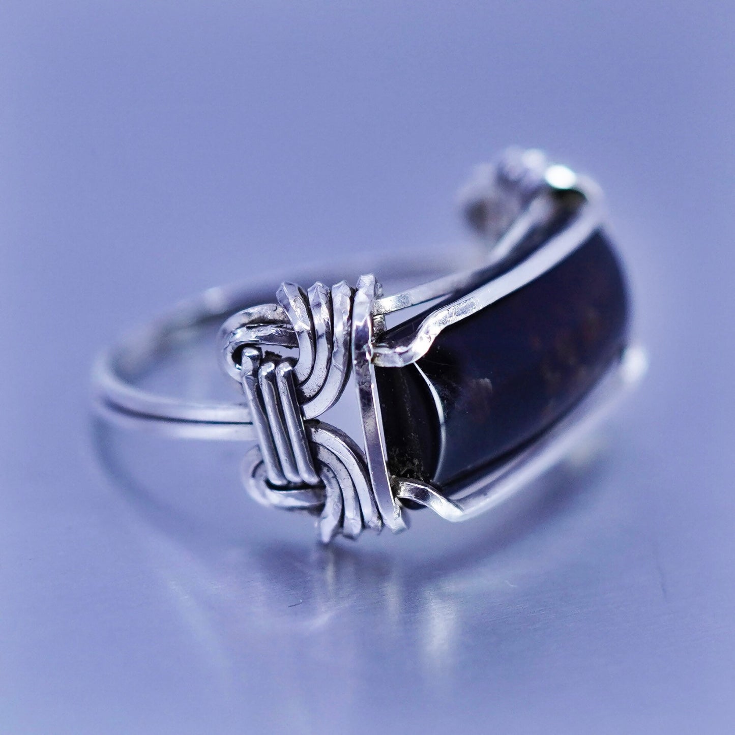 Size 9.5, vintage Sterling 925 silver handmade wired ring with agate