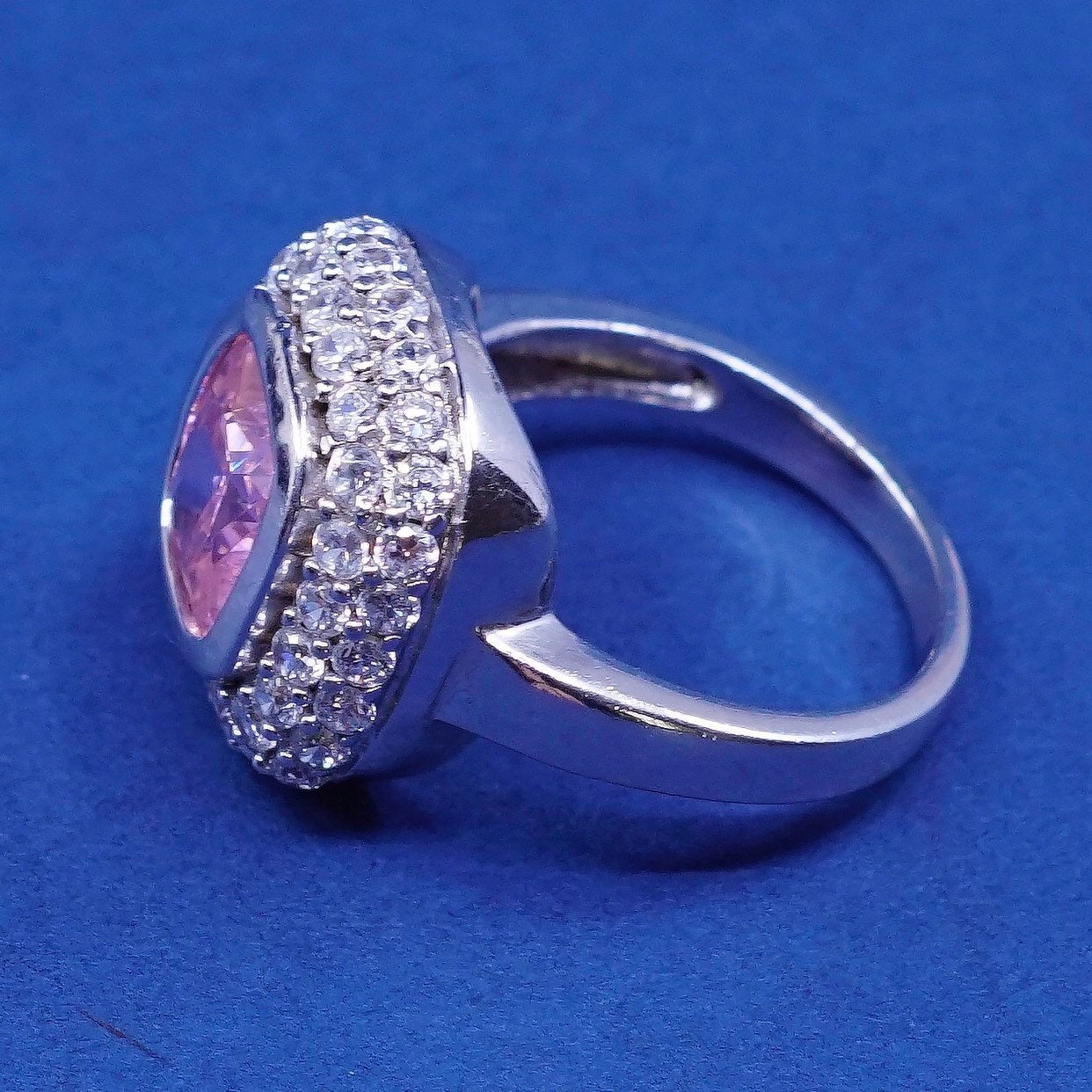 Size 8.25, vtg Sterling silver ring, 925 w/ pink N clear crystal stones