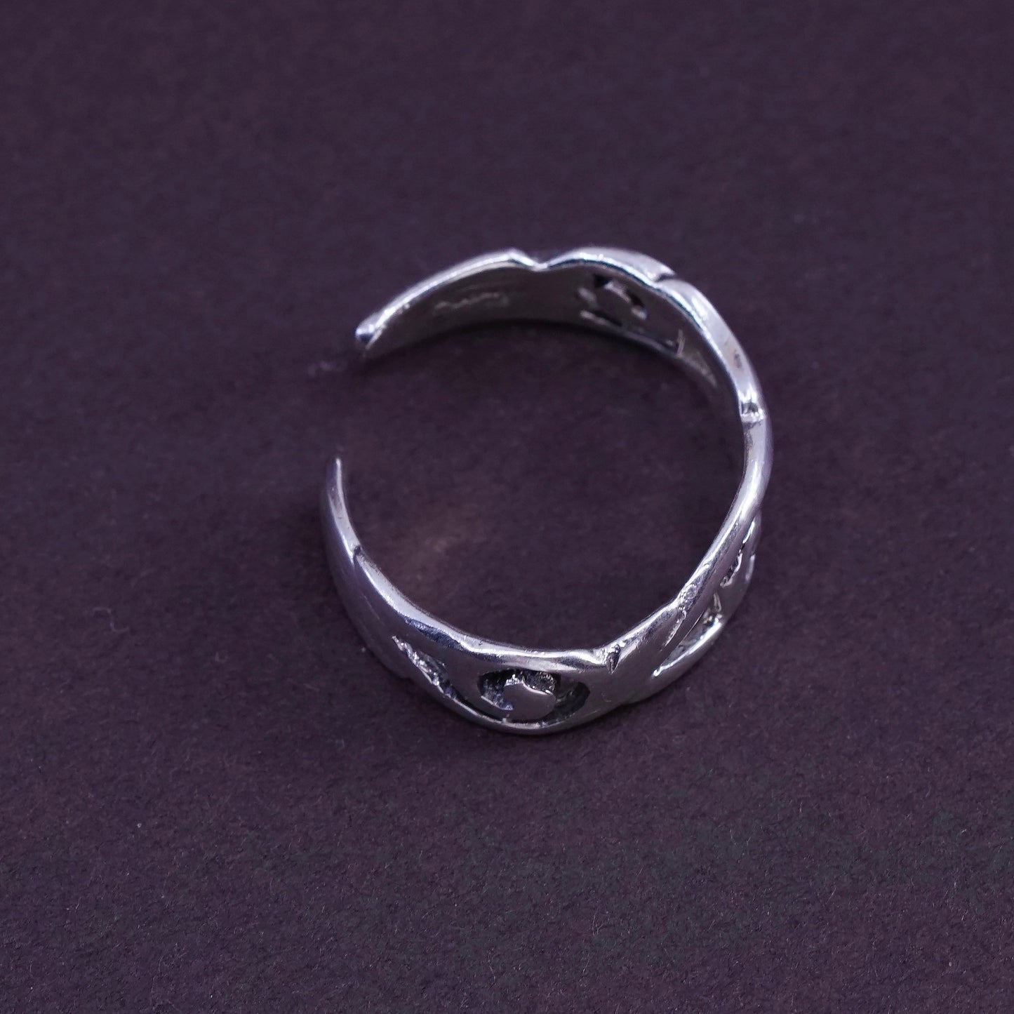 Size 1.5, vintage Sterling silver handmade tiny ring, 925 swirl band, open end