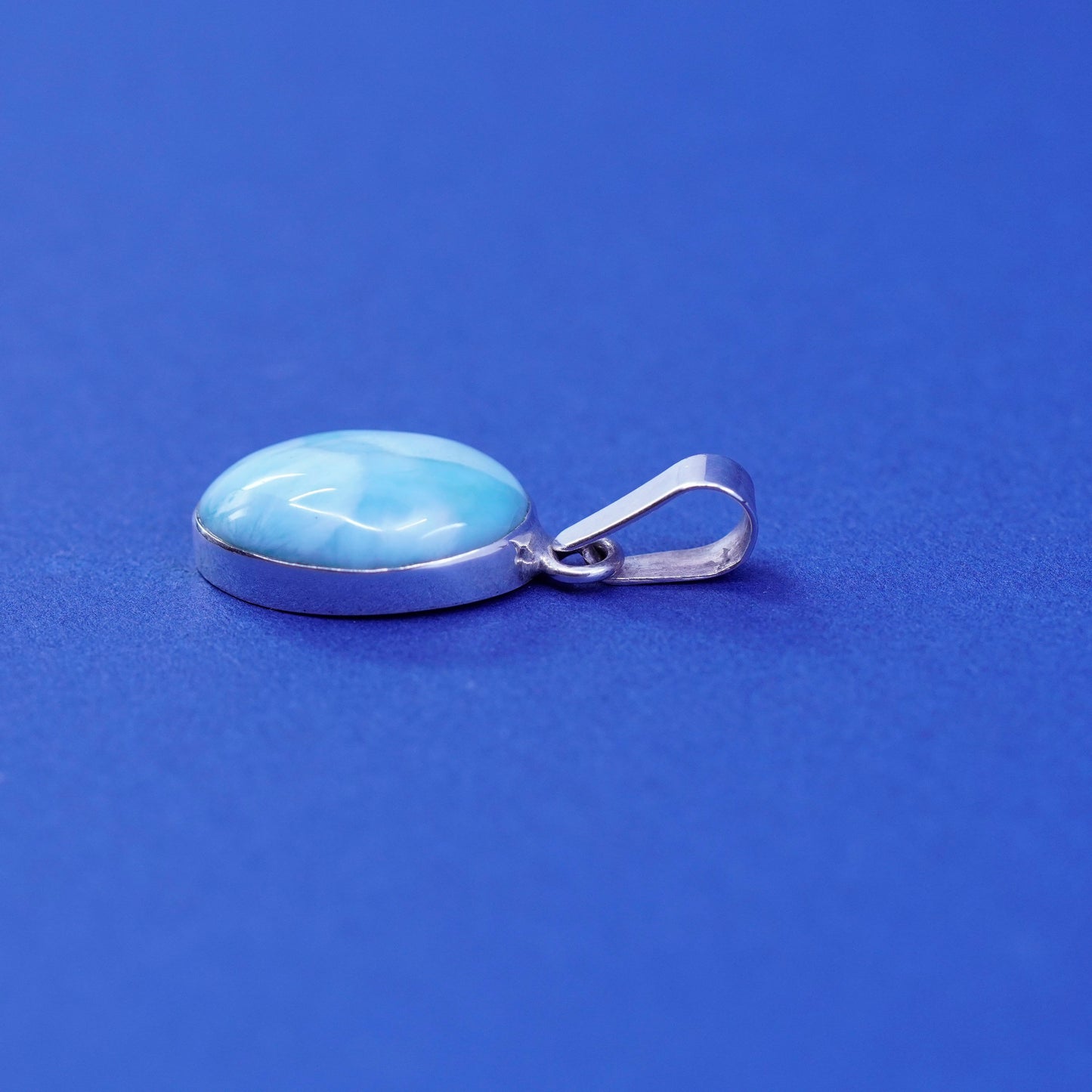 Vintage Sterling 925 Silver Handmade Pendant with oval larimar
