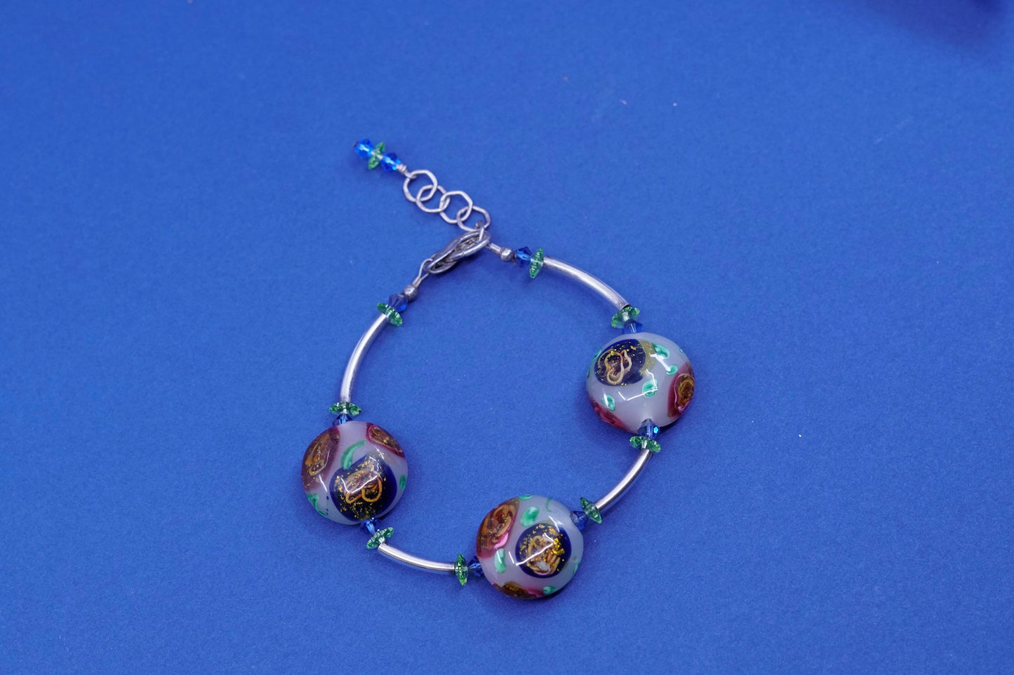 6.5”, Sterling silver handmade bracelet, 925 curvy bar with glass beads