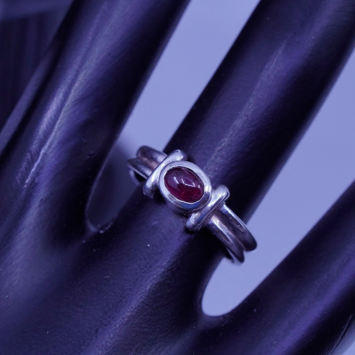 Size 7, vintage Sterling 925 silver handmade band ring with garnet