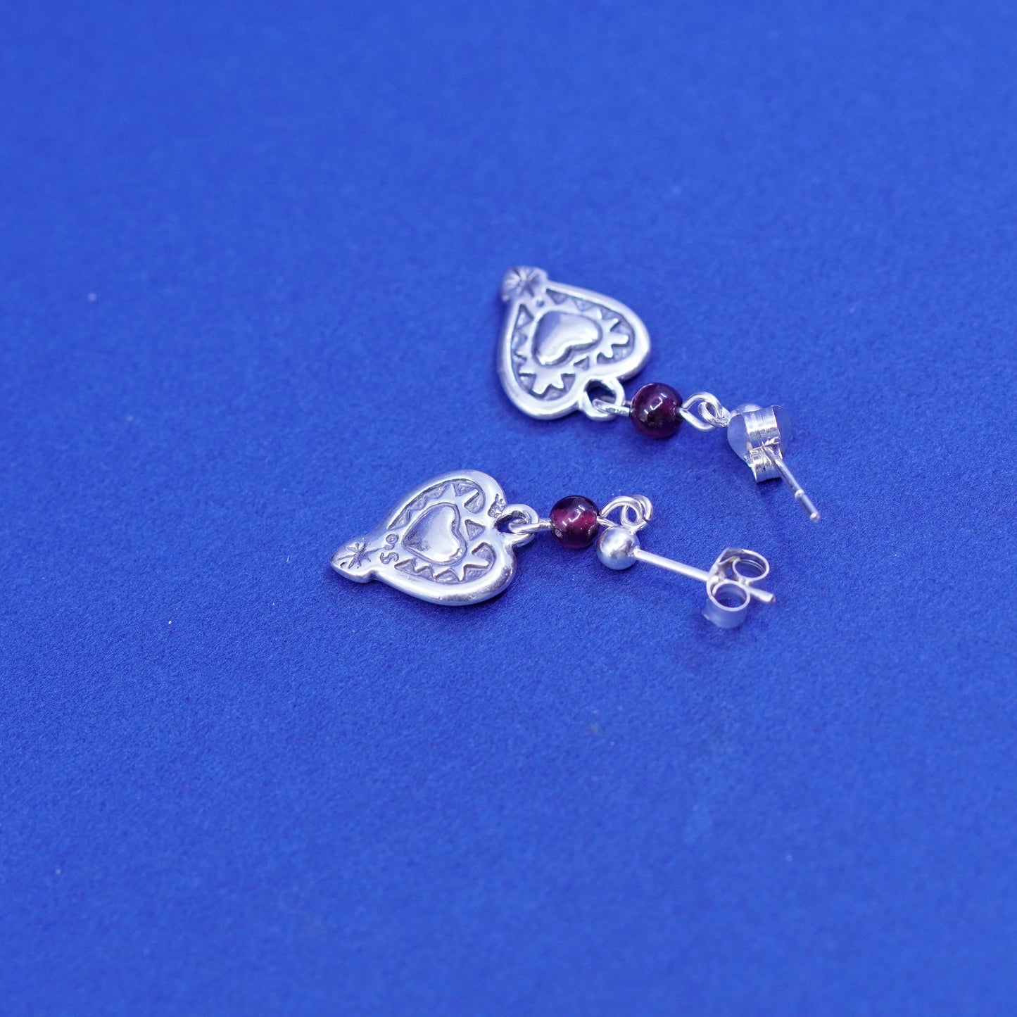 Vintage navajo Sterling 925 silver handmade earrings with heart Dangle garnet