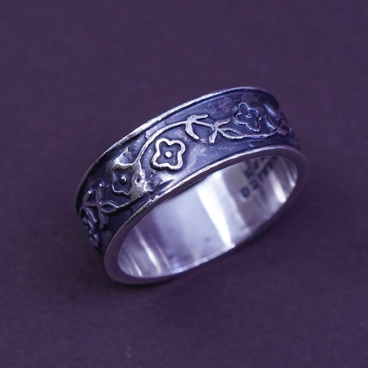 Size 8.5, vtg Sterling silver handmade ring, 925 band embossed flower and vine