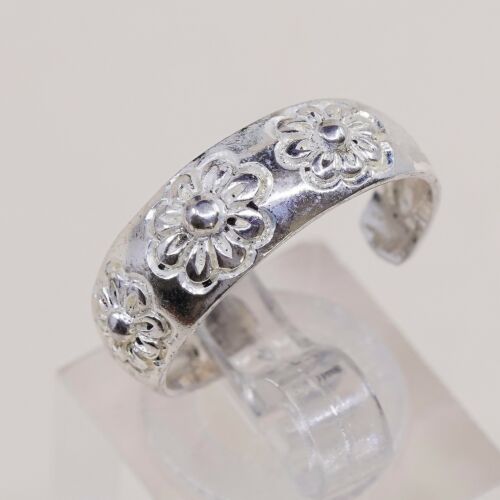Size 6.5, Vtg Sterling Silver handmade open end Ring. 925 Flower Band