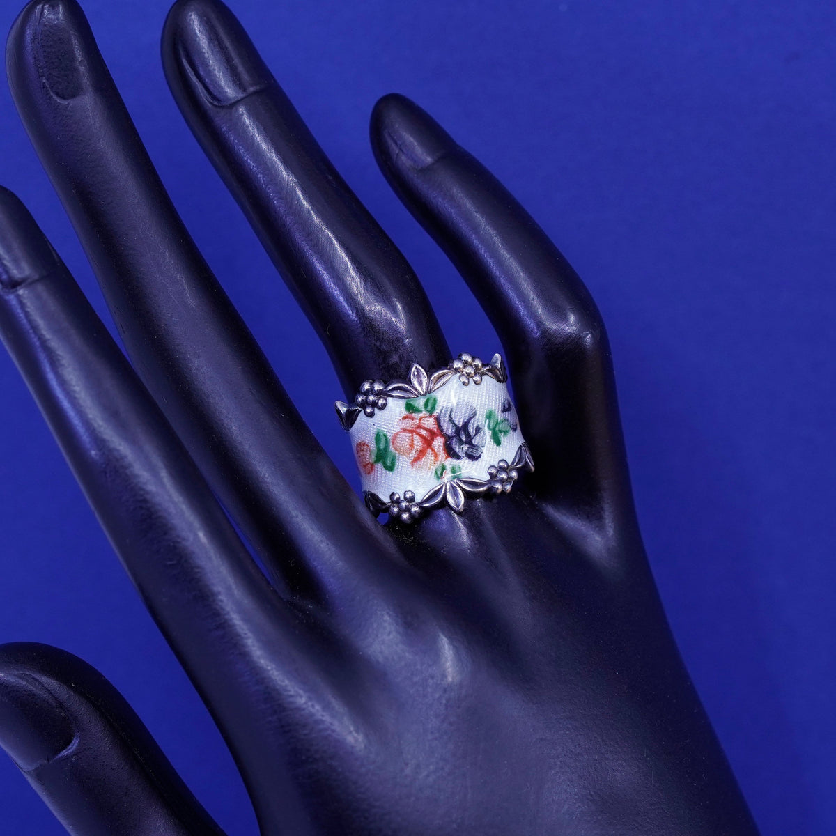 Size 7, Vintage Sterling silver handmade ring, 925 band with enamel flower